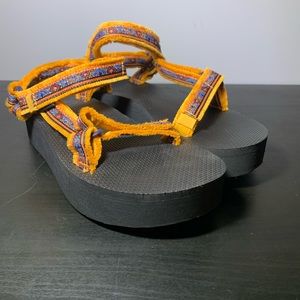 TEVA Platform Sandal Bright Orange Blue Red Chunky Size 8 1108053